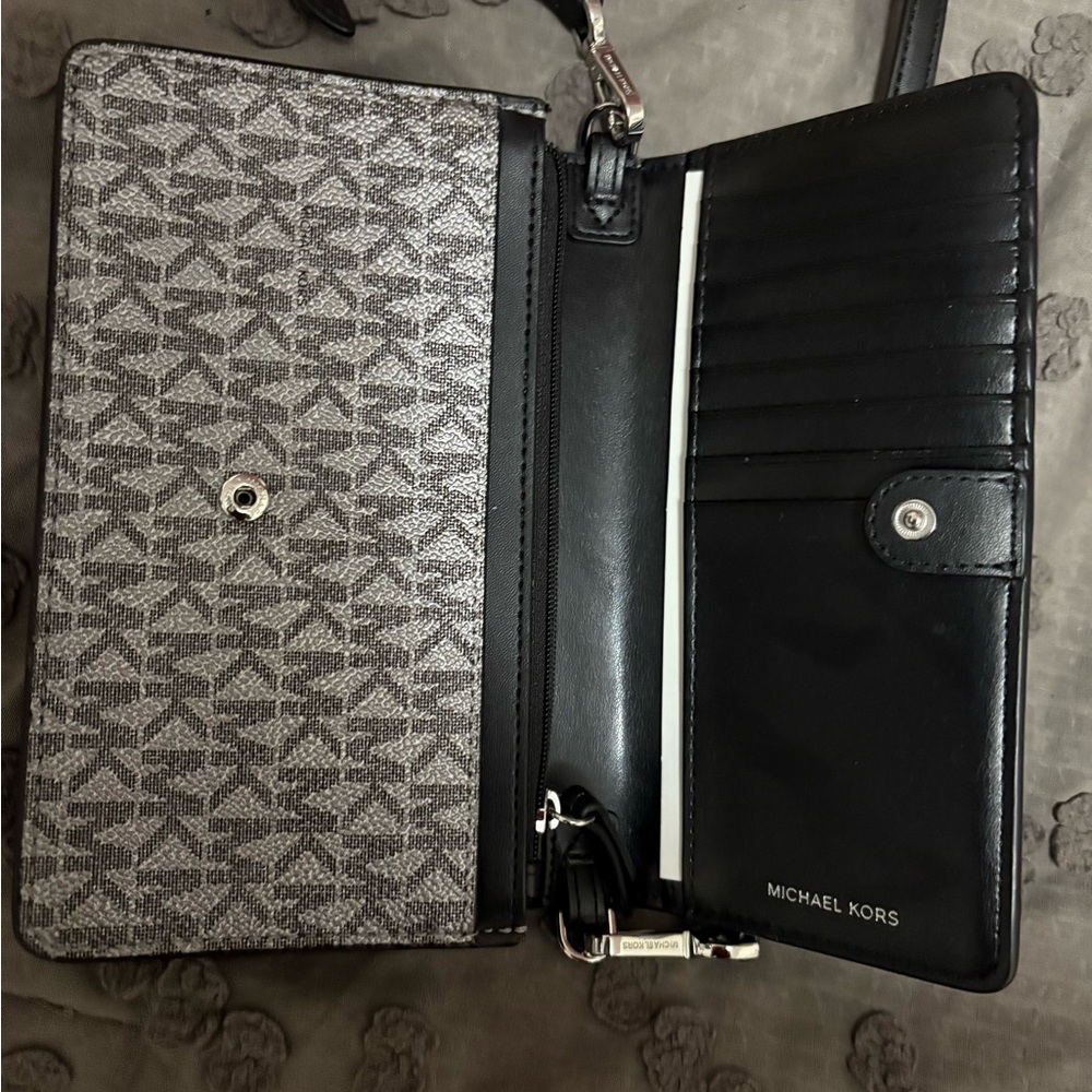 Michael Kors Black and Gray Signature Crossbody Bag - Picture 4 of 6